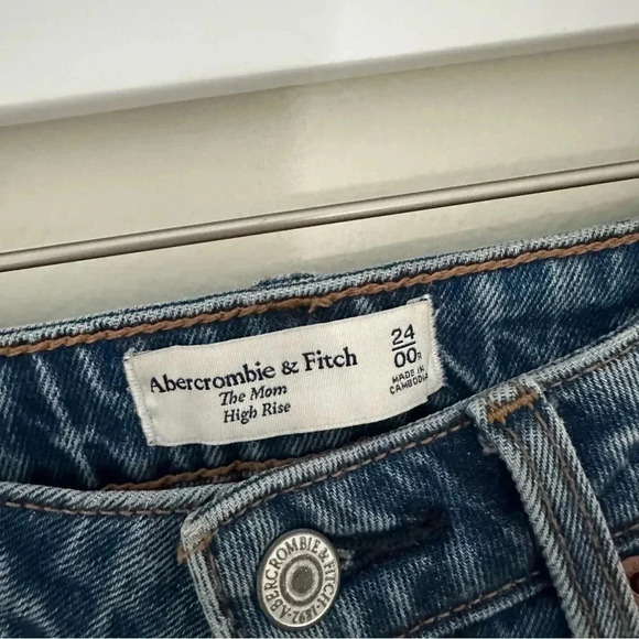 Abercrombie & Fitch Curve Love Mom High Rise Distressed Jeans 24/00 Regular - Picture 5 of 9